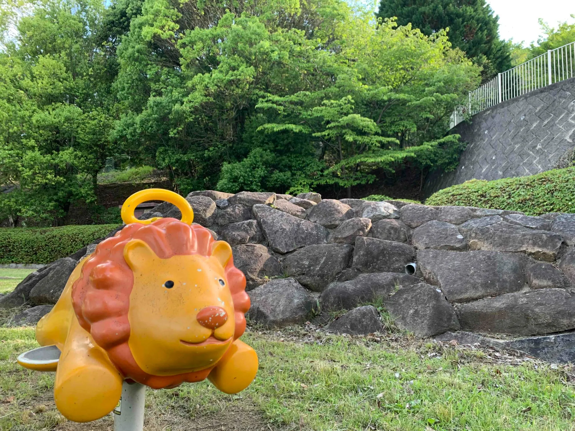 「けやき坂中央公園外維持管理業務委託の進捗状況（剪定・除草）6月第2週」