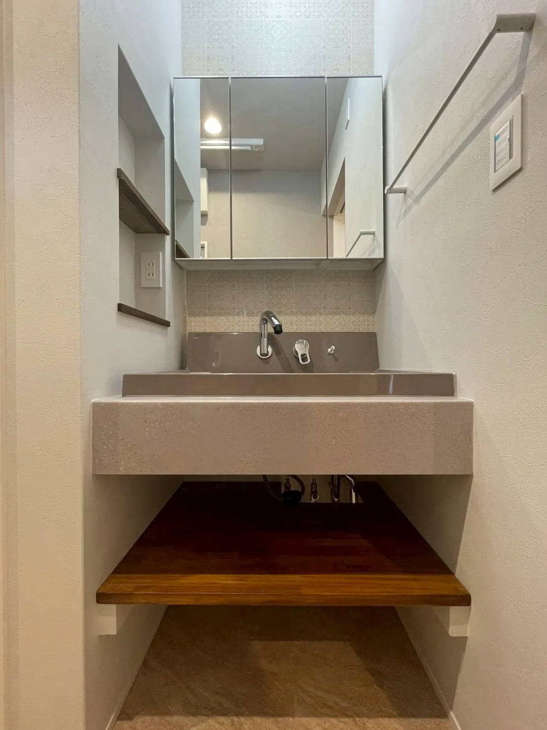 【洗面台】LIXIL カスタムバニティ ・ボウルカラー:プレーントープ ・カウンターカラー:モルティグレージュ