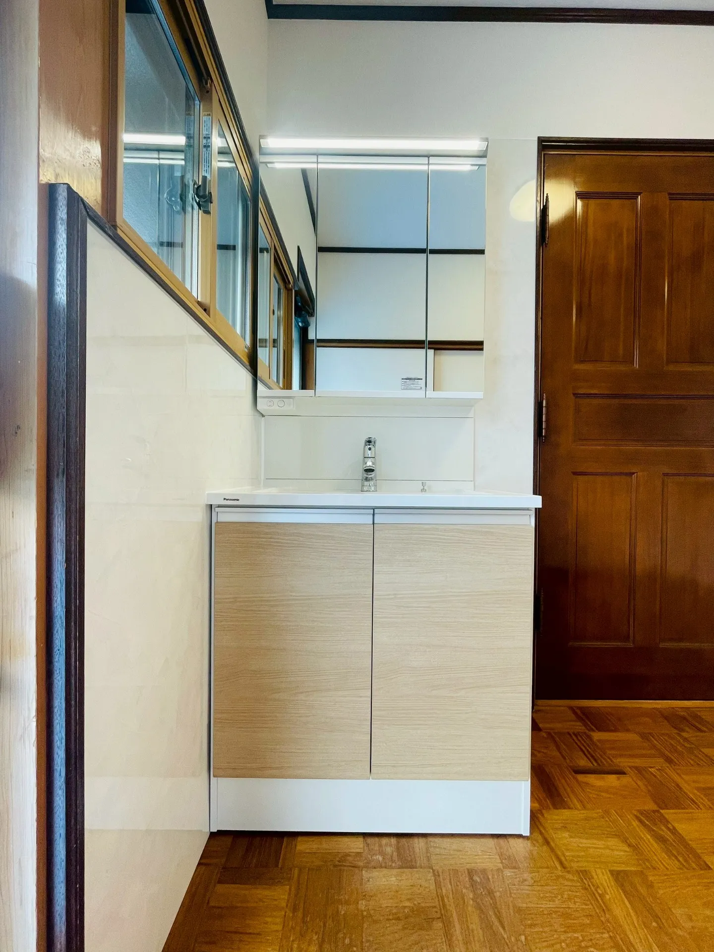 【2階-洗面台】Panasonic シーライン ・面材カラー:ナチュラルチェスナット柄